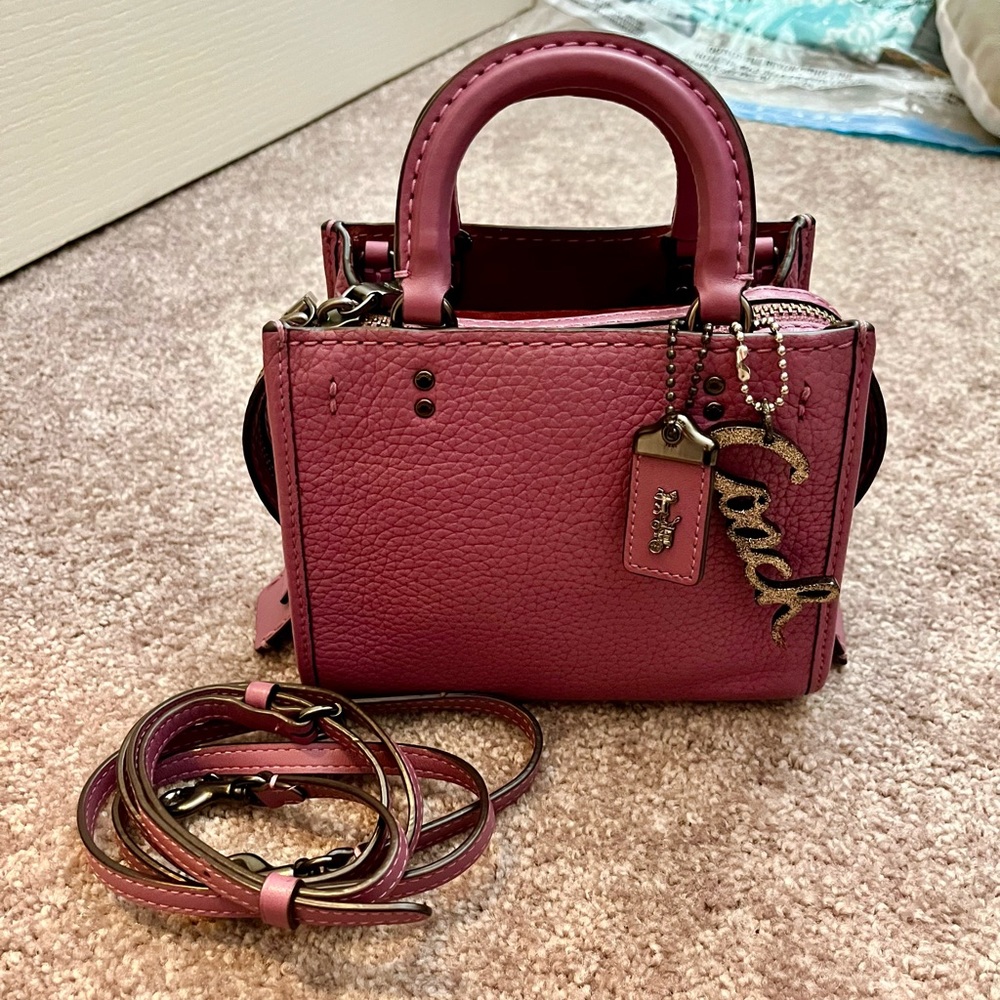 EUC COACH Rogue 17 in Primrose!